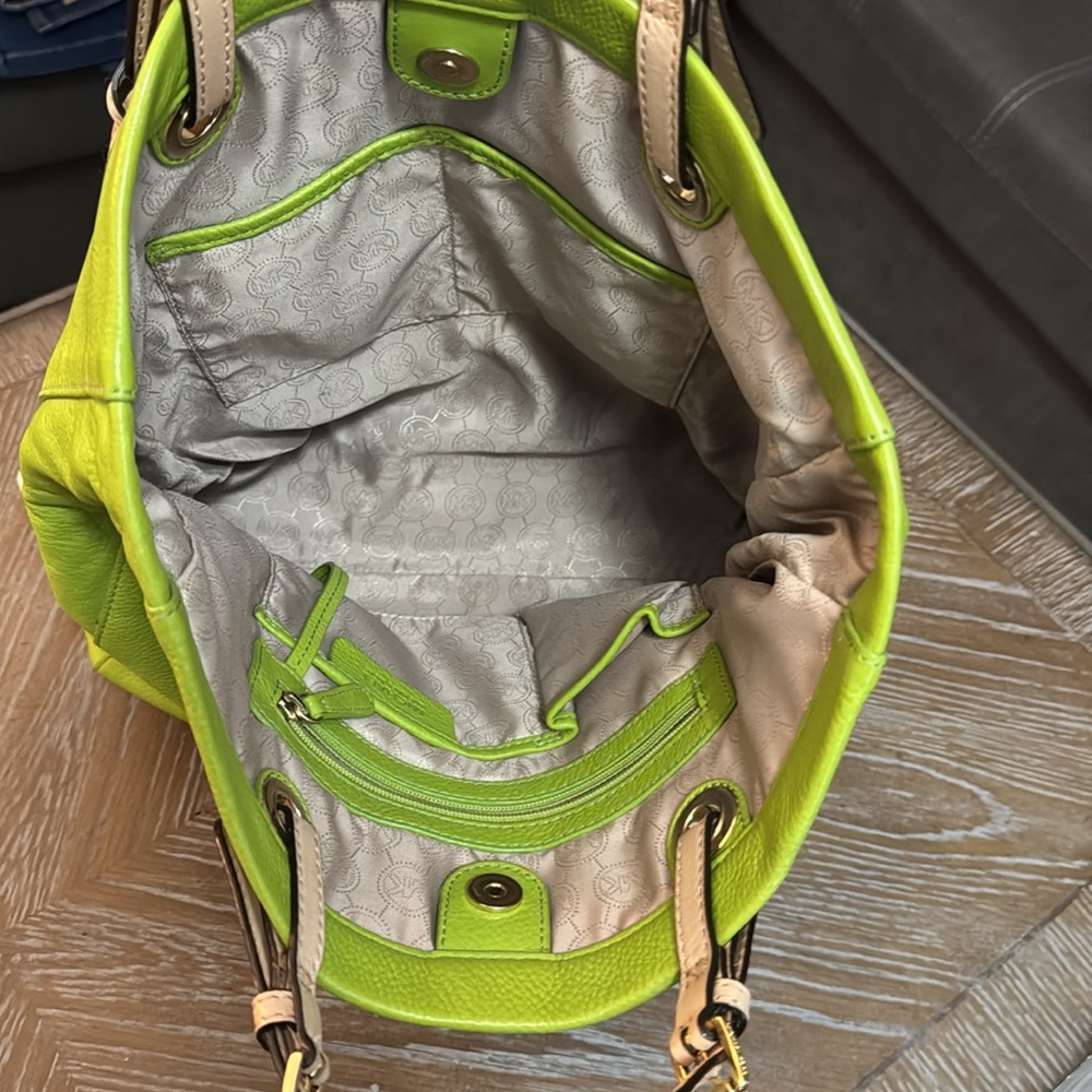 Michael Kors Lime Green Shoulder Bag - Picture 4 of 8